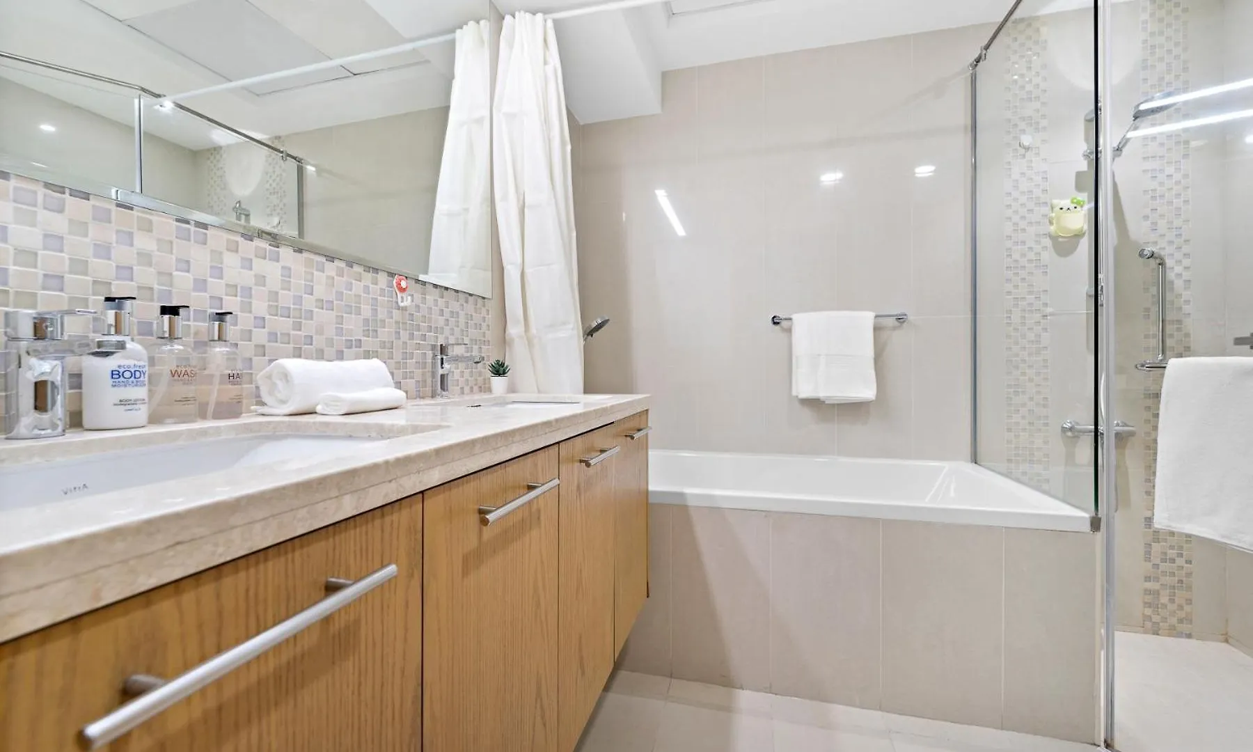 2Br Plus Maid Bellevue Tower 1, Burj Khalifa View Apartment Dubai