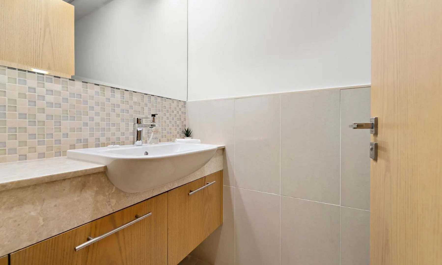 2Br Plus Maid Bellevue Tower 1, Burj Khalifa View Apartment Dubai